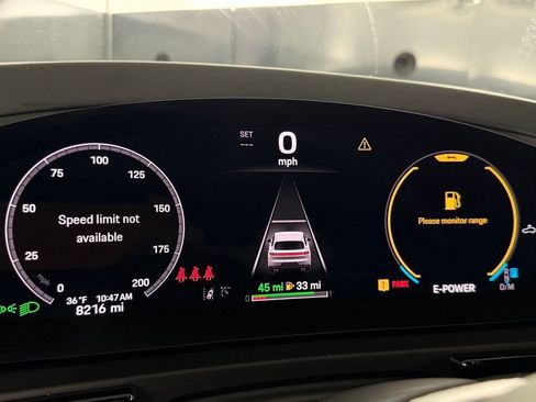 Certified 2025 Porsche Cayenne S AWD/4WD image 31