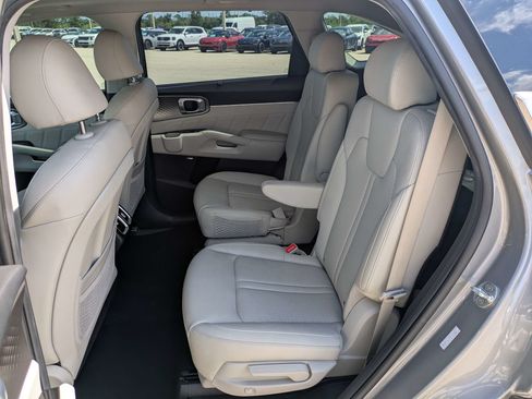 Used 2023 Kia Sorento SX Prestige w/ Panoramic Sunroof Package AWD/4WD image 16