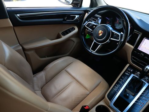Used 2021 Porsche Macan S image 25