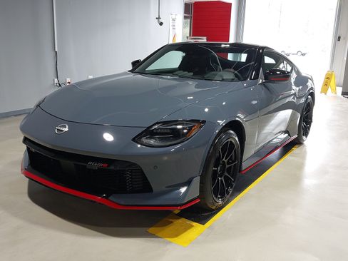New 2026 Nissan Z NISMO w/ Floor Mat Package RWD image 18