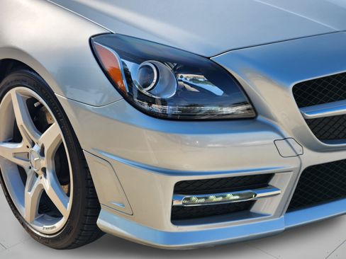 Used 2014 Mercedes-Benz SLK 350 image 32