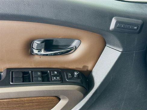 Certified 2023 Nissan Titan Platinum Reserve w/ Moonroof Package image 26