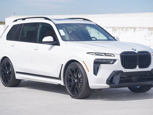 New 2026 BMW X7 xDrive40i w/ M Sport Package image 3