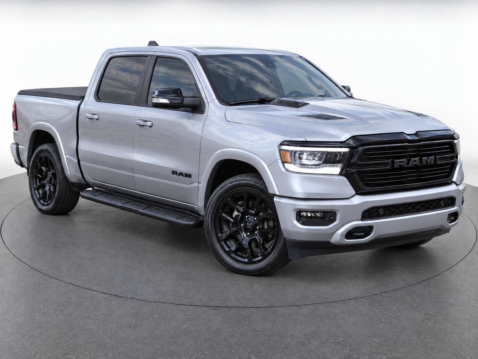 Used 2021 RAM 1500 Laramie AWD/4WD image 1