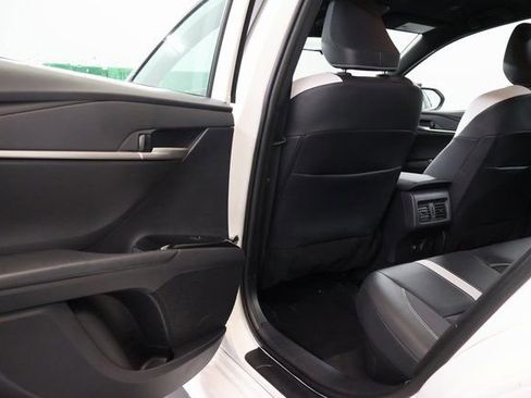 Used 2025 Toyota Camry SE image 29