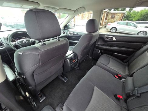 Used 2018 Nissan Pathfinder SV w/ SV Tech Package AWD/4WD image 14