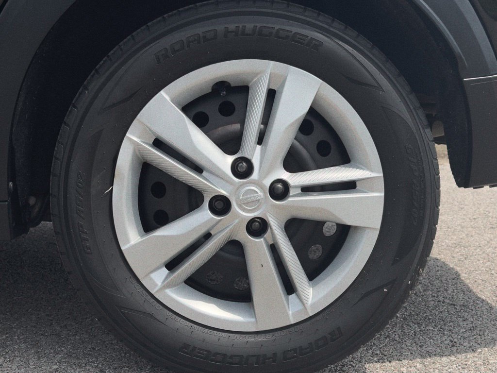 Used 2020 Nissan Kicks S FWD image 34