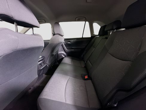 Used 2022 Toyota RAV4 XLE AWD/4WD image 25
