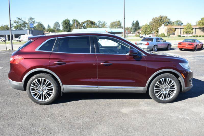 Used 2017 Lincoln MKX Reserve w/ Cargo Accessories Package FWD image 7