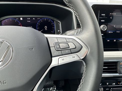 New 2025 Volkswagen Taos SEL AWD/4WD image 22