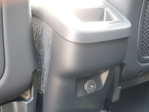 New 2026 Volvo XC60 B5 Plus w/ Protection Package Premier image 27