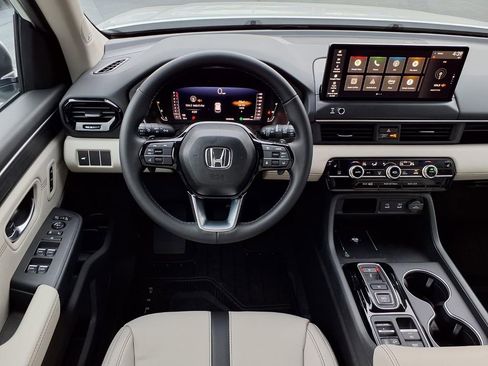 New 2026 Honda Pilot Touring image 14