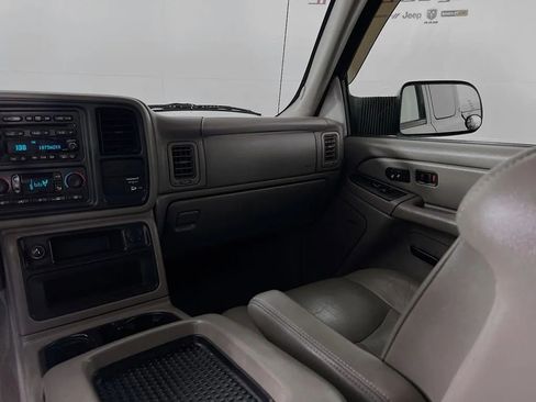 Used 2004 GMC Sierra 2500 SLT w/ Heavy-Duty Power Package AWD/4WD image 22