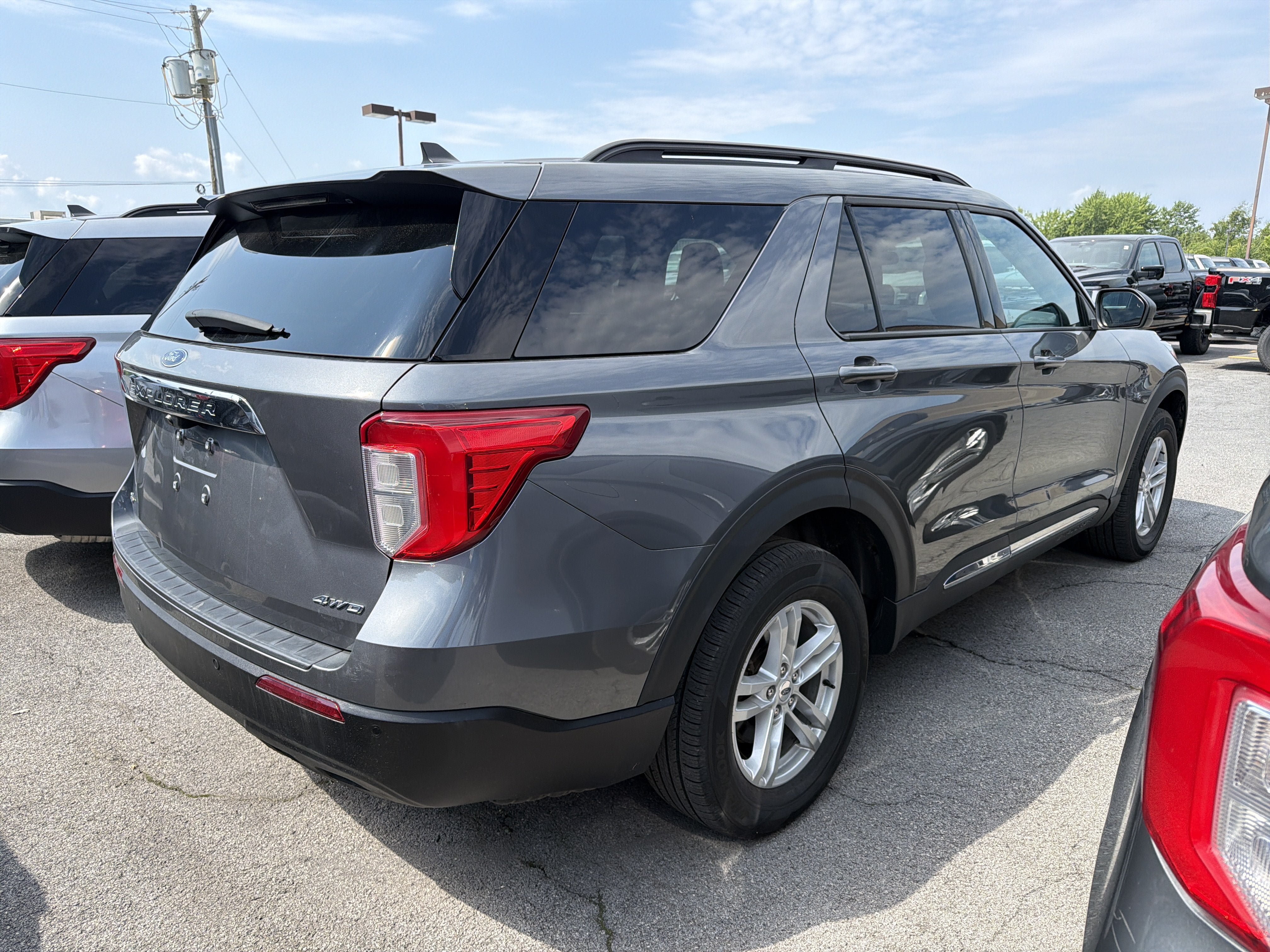 Used 2023 Ford Explorer XLT AWD/4WD image 7