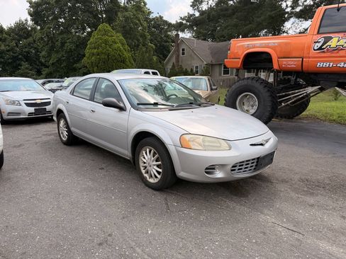 Used 2003 Chrysler Sebring LX FWD image 3