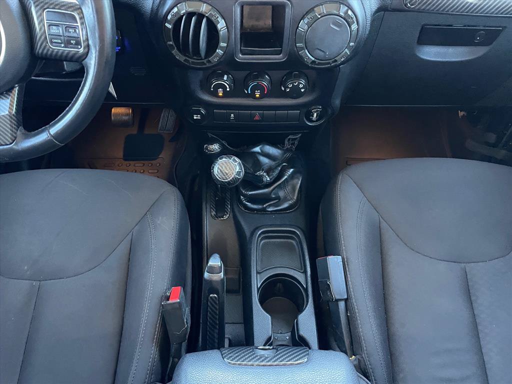 Used 2015 Jeep Wrangler Unlimited Sport w/ Connectivity Group AWD/4WD image 15