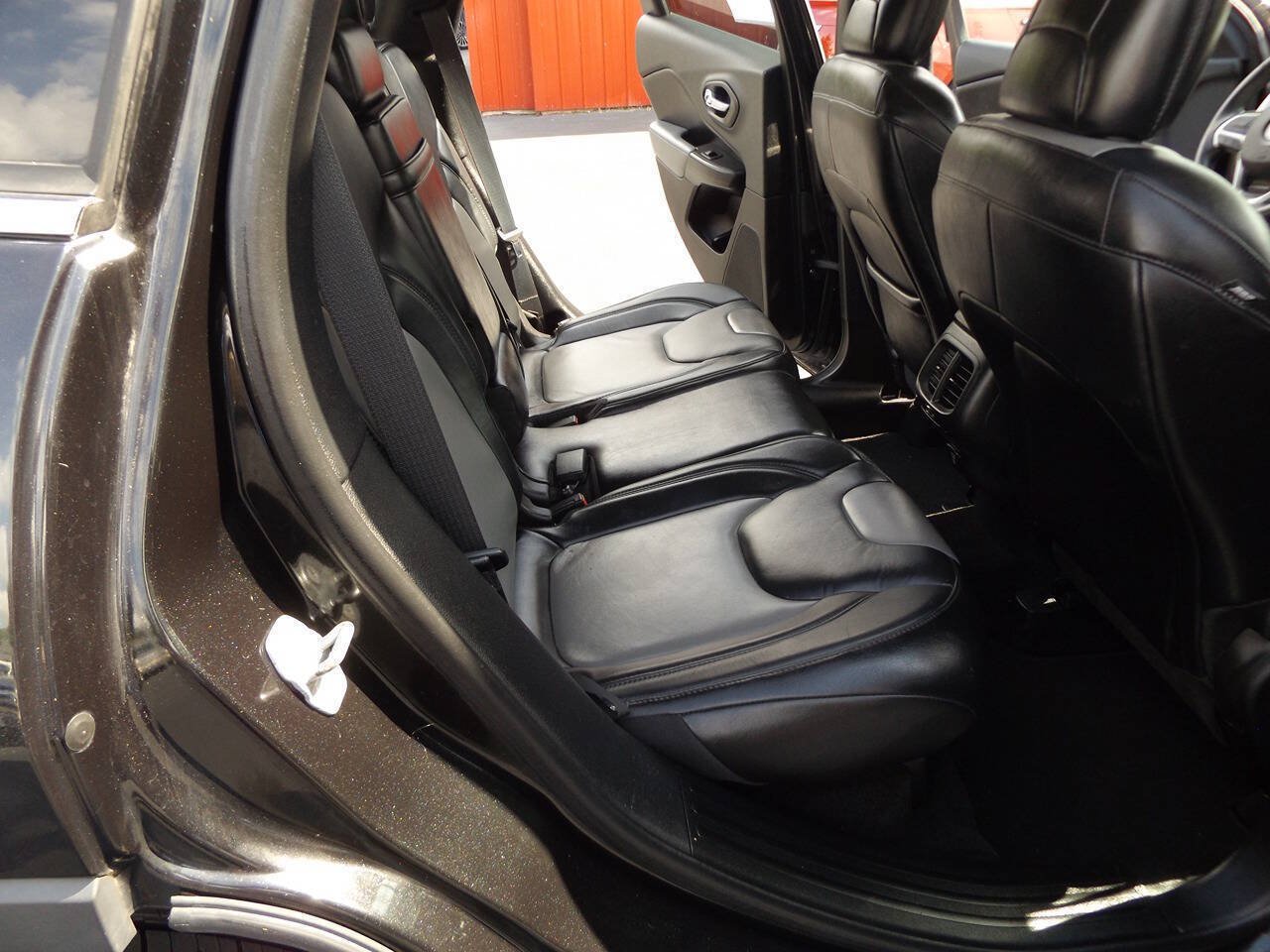 Used 2014 Jeep Cherokee Limited FWD image 24