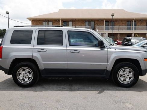 Used 2015 Jeep Patriot Sport w/ Power Value Group FWD image 16