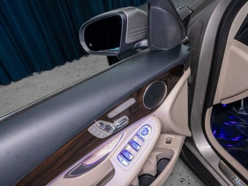 Certified 2022 Mercedes-Benz GLC 300 4MATIC image 11