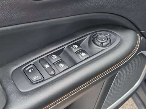 Used 2018 Jeep Compass Latitude w/ Popular Equipment Group AWD/4WD image 15