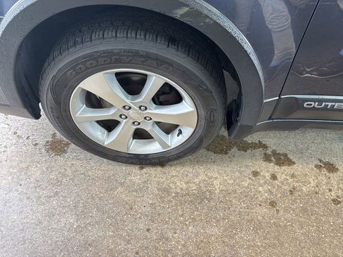 Used 2014 Subaru Outback 2.5i Limited w/ Moonroof Package image 21