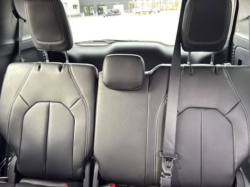 New 2026 Chrysler Pacifica Select w/ S Appearance Package image 27