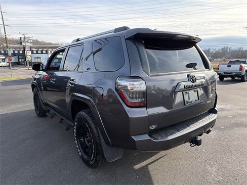 Used 2022 Toyota 4Runner SR5 Premium w/ Moonroof Package image 6