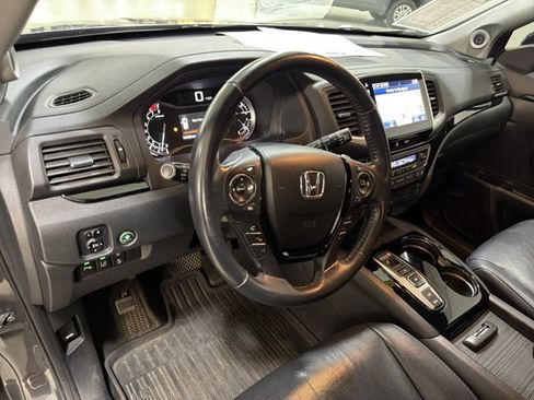 Used 2017 Honda Pilot Touring image 9