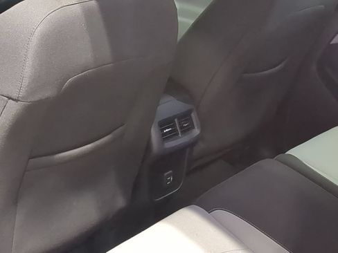 Used 2020 Chevrolet Equinox LS FWD image 22