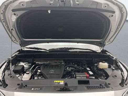 Used 2023 Toyota Highlander LE image 25