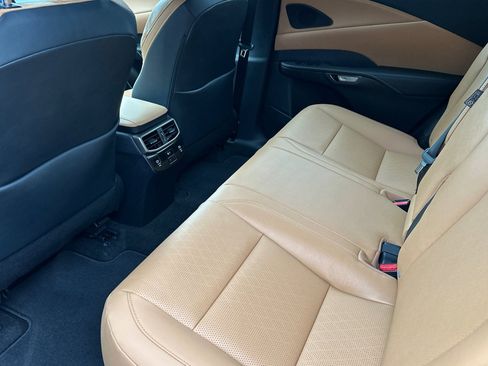 Certified 2024 Lexus RX 350 w/ Convenience Package image 13