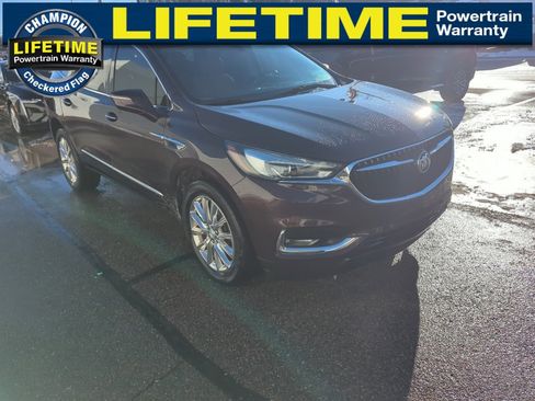 Used 2019 Buick Enclave Essence image 1