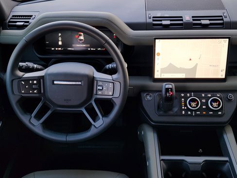 Certified 2025 Land Rover Defender 110 S image 28