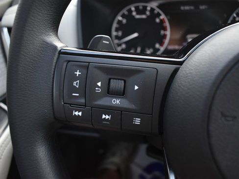 Used 2021 Nissan Rogue SV AWD/4WD image 16