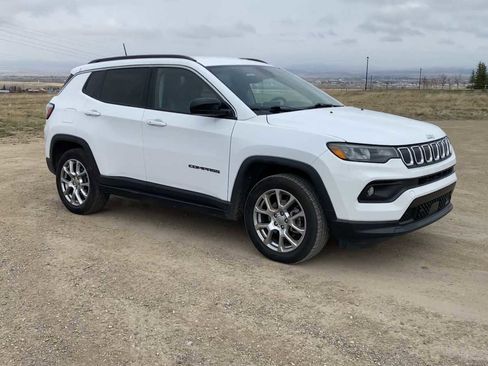 Certified 2022 Jeep Compass Latitude AWD/4WD image 2