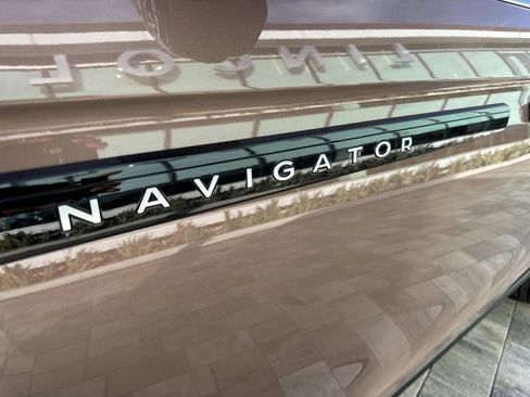 New 2025 Lincoln Navigator Black Label image 8