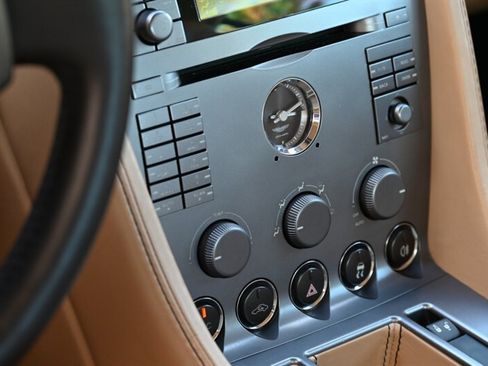 Used 2005 Aston Martin DB9 Coupe RWD image 36