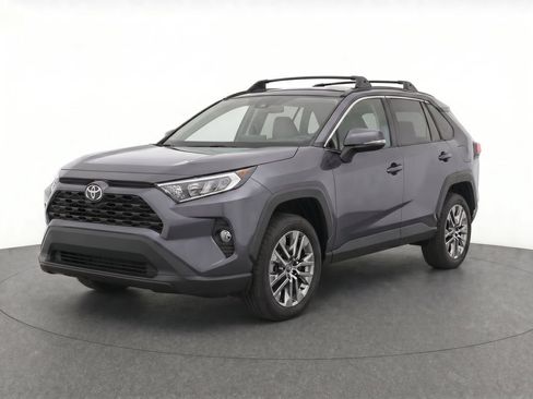 Used 2021 Toyota RAV4 XLE Premium FWD image 7