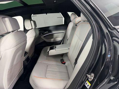 Used 2024 Audi Q8 e-tron Prestige w/ Prestige Package image 26