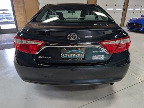 Used 2015 Toyota Camry LE FWD image 9