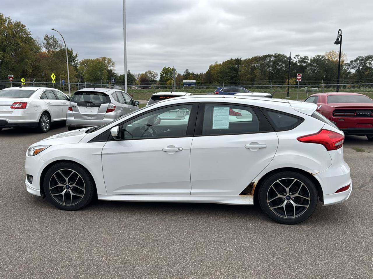 Used 2015 Ford Focus SE w/ SE Sport Package FWD image 10