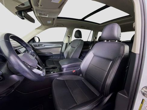Used 2021 Volkswagen Atlas SE w/ Panoramic Sunroof Package image 12