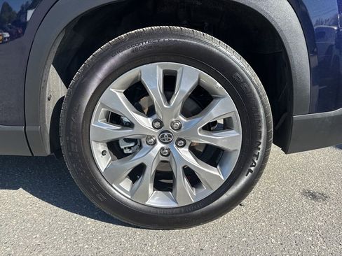 Used 2025 Toyota Grand Highlander AWD image 31