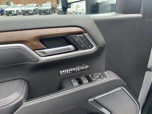 Used 2025 Chevrolet Silverado 1500 High Country w/ High Country Premium Package image 15
