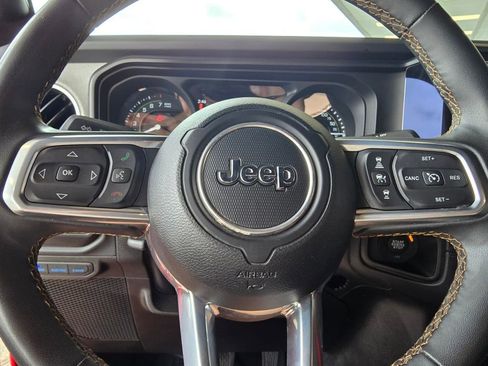 Used 2024 Jeep Wrangler Unlimited Sahara AWD/4WD image 30