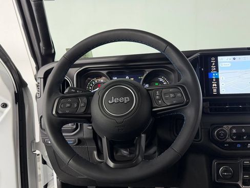 Used 2024 Jeep Wrangler Unlimited Rubicon 4xe w/ Technology Group AWD/4WD image 17