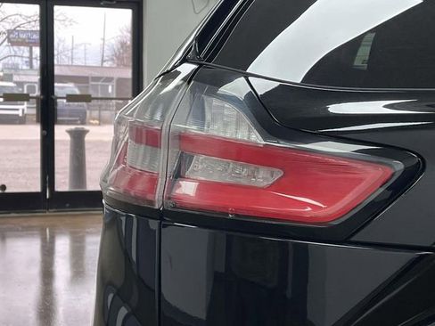 Used 2024 Ford Edge Titanium image 10