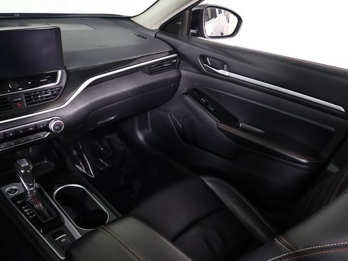 Used 2024 Nissan Altima 2.5 SR w/ SR Premium Package image 36