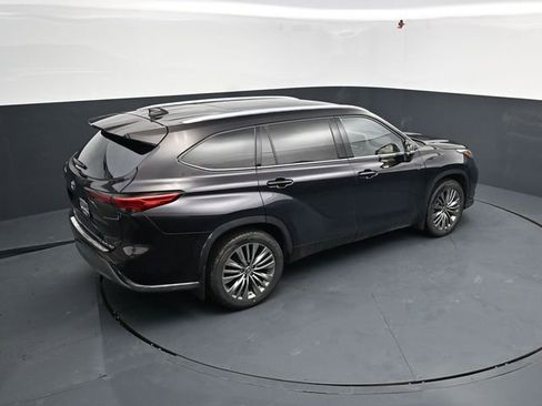 Used 2021 Toyota Highlander Platinum image 44
