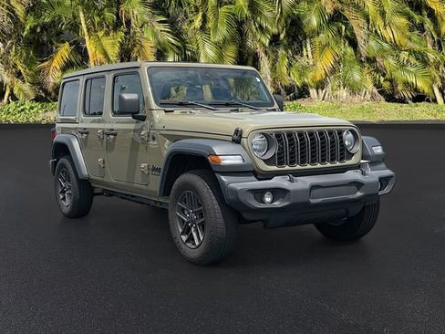 Used 2025 Jeep Wrangler Unlimited Sport AWD/4WD image 2